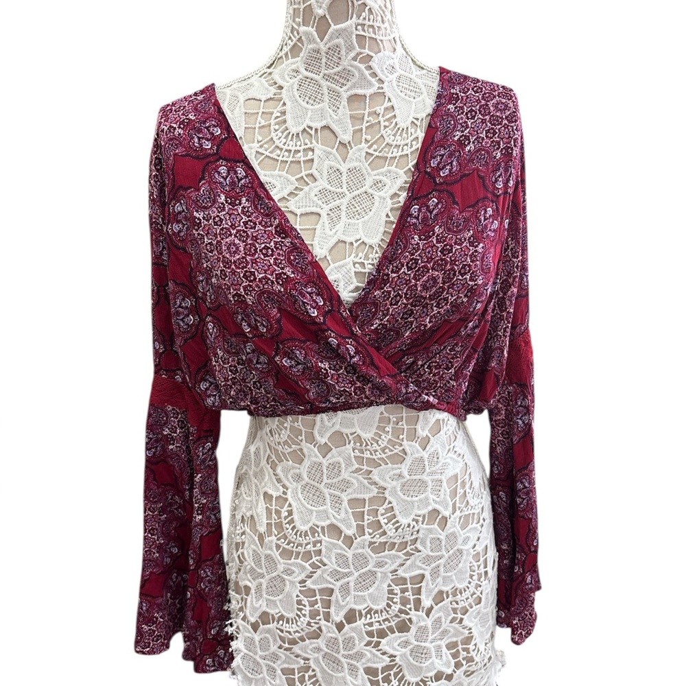 Women's Red Paisley Charlotte Russe Wrap Top sz L